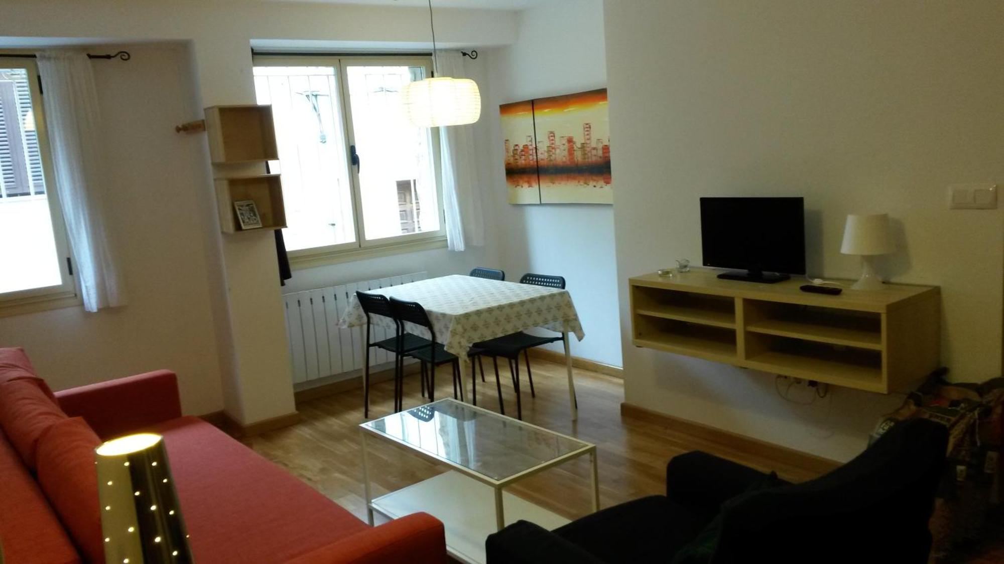 Apartamentos El Camino 비야프랑카델비에르소 외부 사진