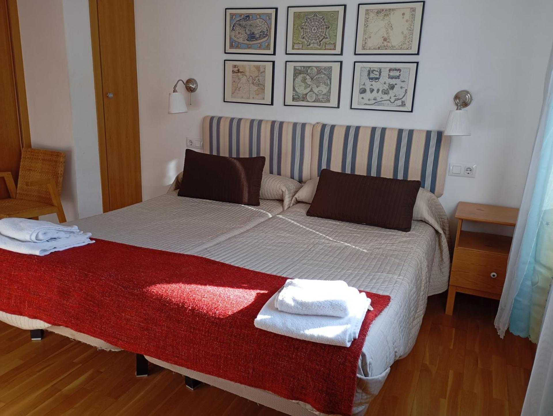 Apartamentos El Camino 비야프랑카델비에르소 외부 사진